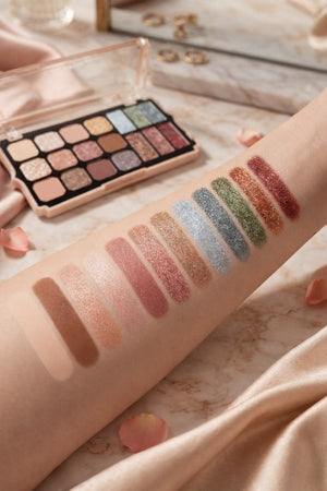 18 Color Eyeshadow Palette 12 Matte Nude Neutrals & 6 Pressed Glitter Pigments Swatches